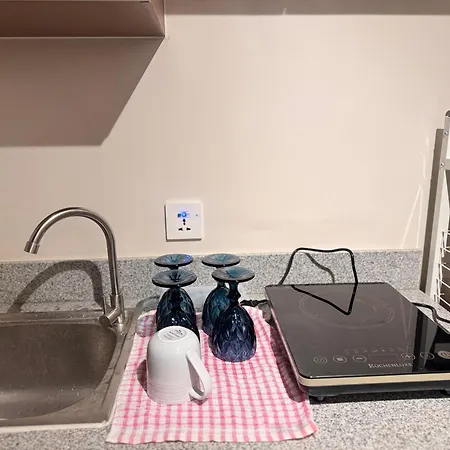 Balay At Lahug - Studio Condo With Fiber Internet, Near It Park, With Pool, Gym, Sauna
